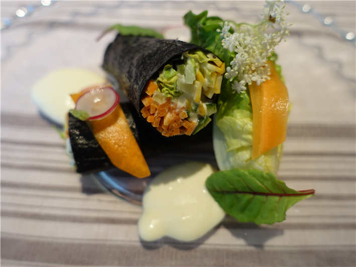 vegetables in nori roll (from "cuisine minceur" menu)